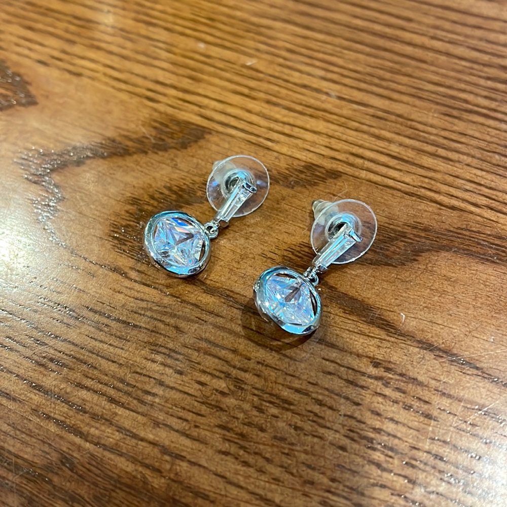 NWOT - Silver dangly earrings with crystal centers